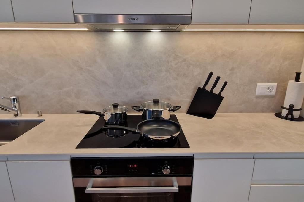 Visionary Hospitality Rothenburg, Lucerne - Premium Apartments With Free Parking, Washer, Kitchen, Terrace, 15' City מראה חיצוני תמונה
