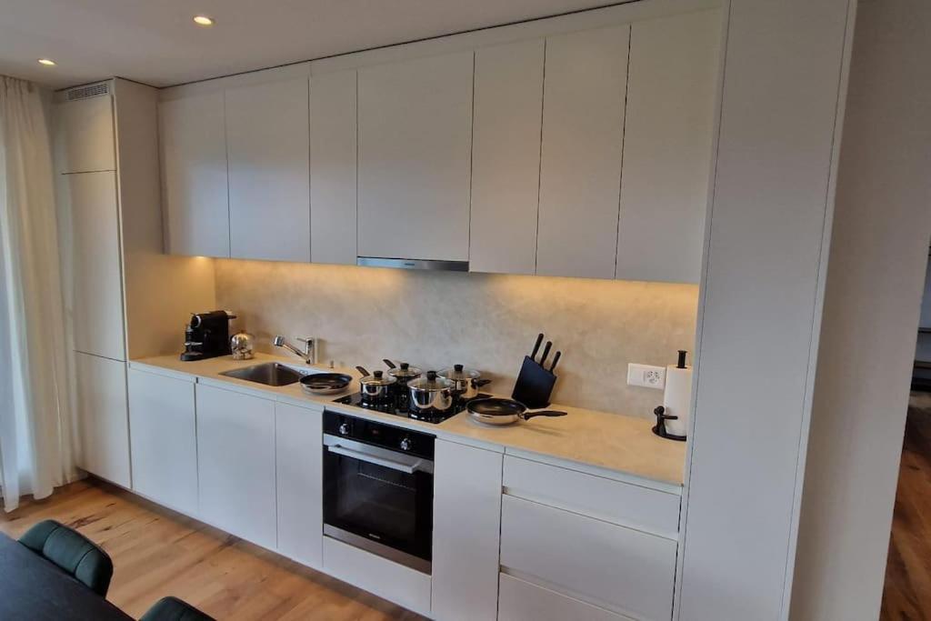 Visionary Hospitality Rothenburg, Lucerne - Premium Apartments With Free Parking, Washer, Kitchen, Terrace, 15' City מראה חיצוני תמונה